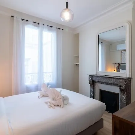 B3 Two Bedrooms Champs Elysees Arc De Triomphe Ac Apartment *